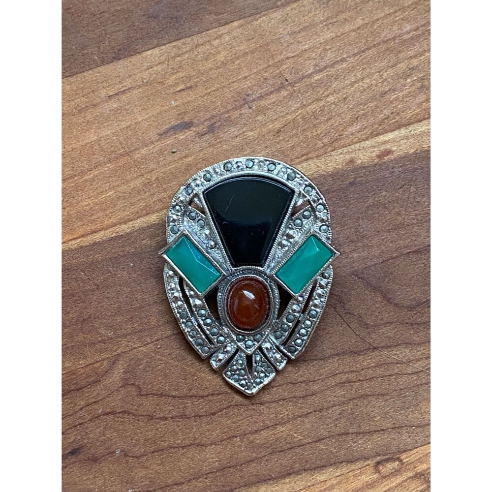 Large Vintage Miracle Jewelry (UK) Brooch with Glass Gems